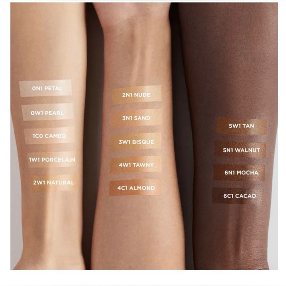 Laura Mercier Tinted Moisturizer Light Revealer - Cream Shade Bisque - Picture 9 of 11